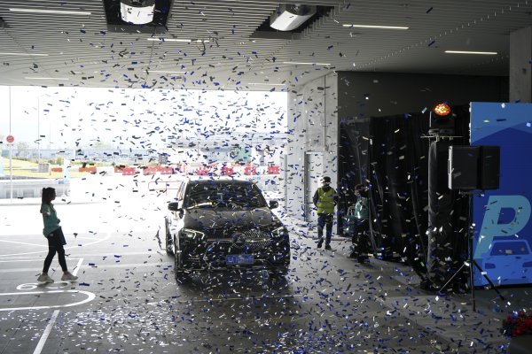 明利配资端 特写：“粤车南下”启新篇 湾区畅行“心相近”